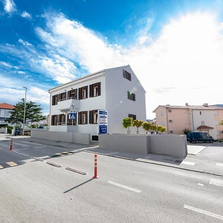 Apartments Crnekovic III Baška Eksteriør billede