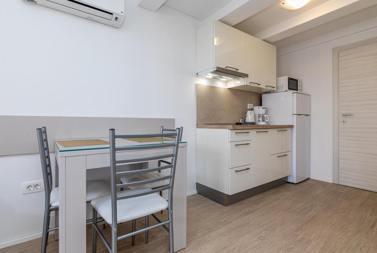 Apartments Crnekovic III Baška Eksteriør billede