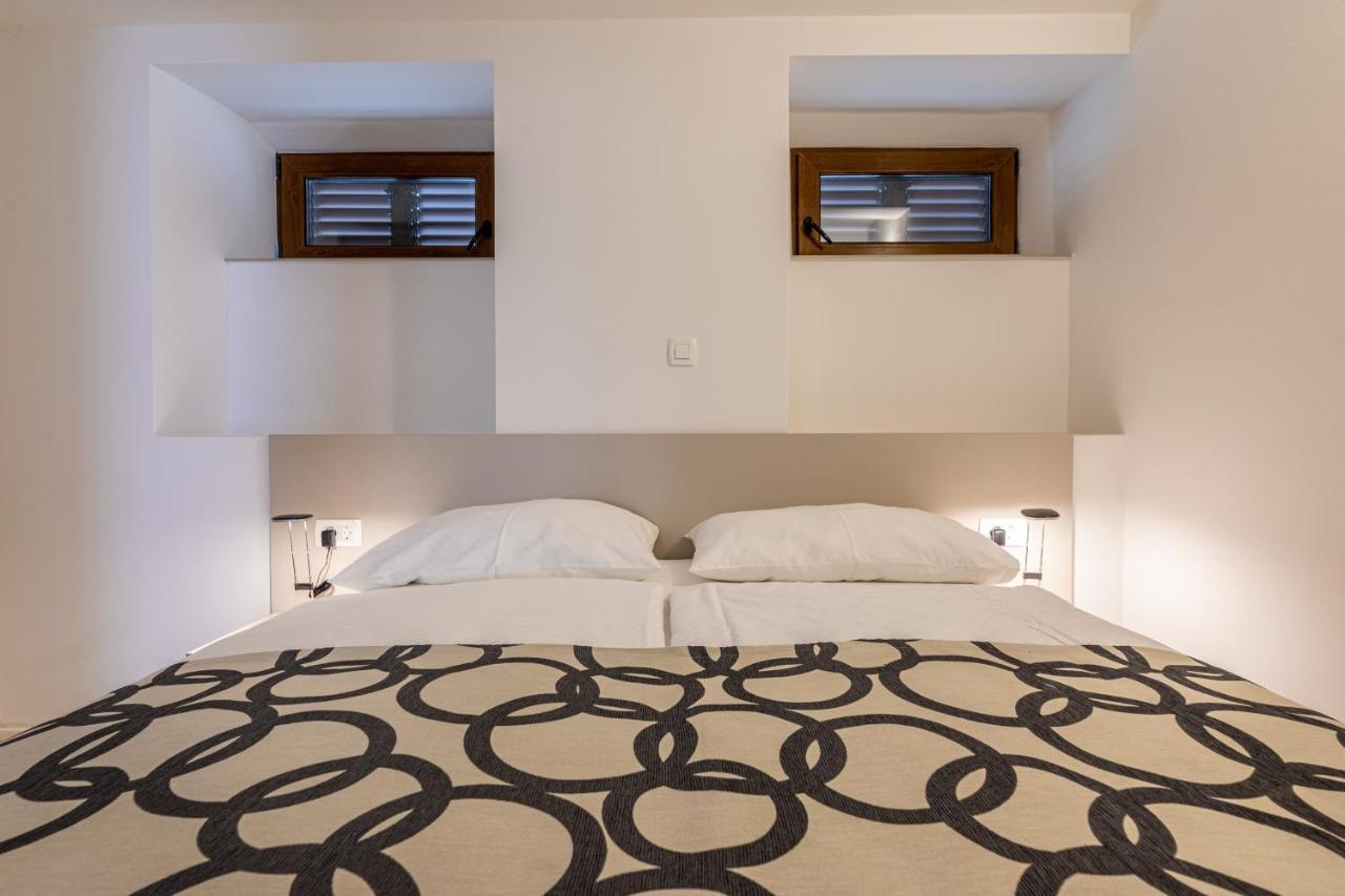 Apartments Crnekovic III Baška Eksteriør billede