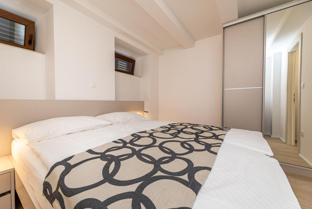 Apartments Crnekovic III Baška Eksteriør billede