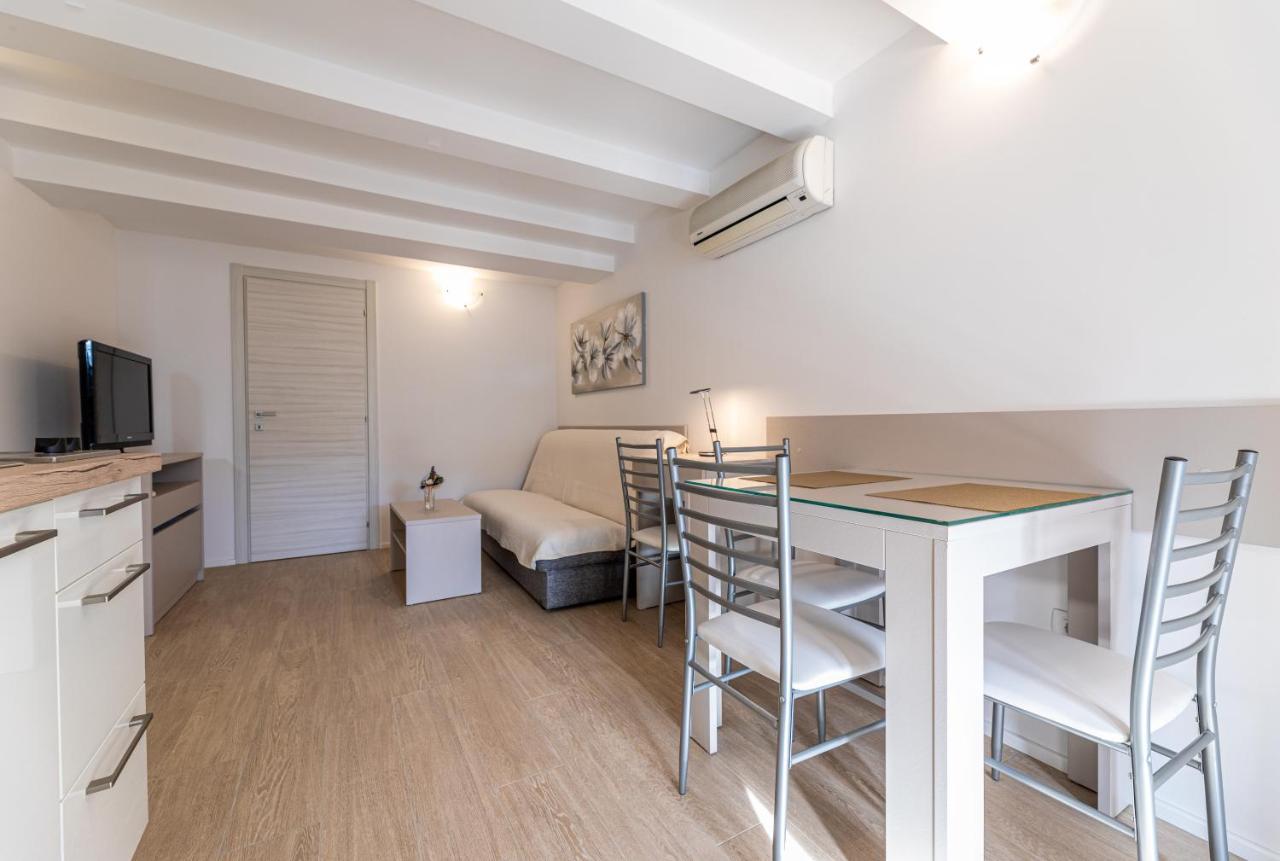 Apartments Crnekovic III Baška Eksteriør billede