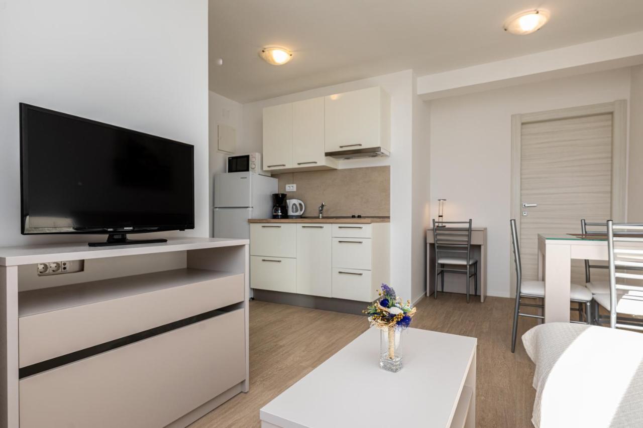 Apartments Crnekovic III Baška Eksteriør billede