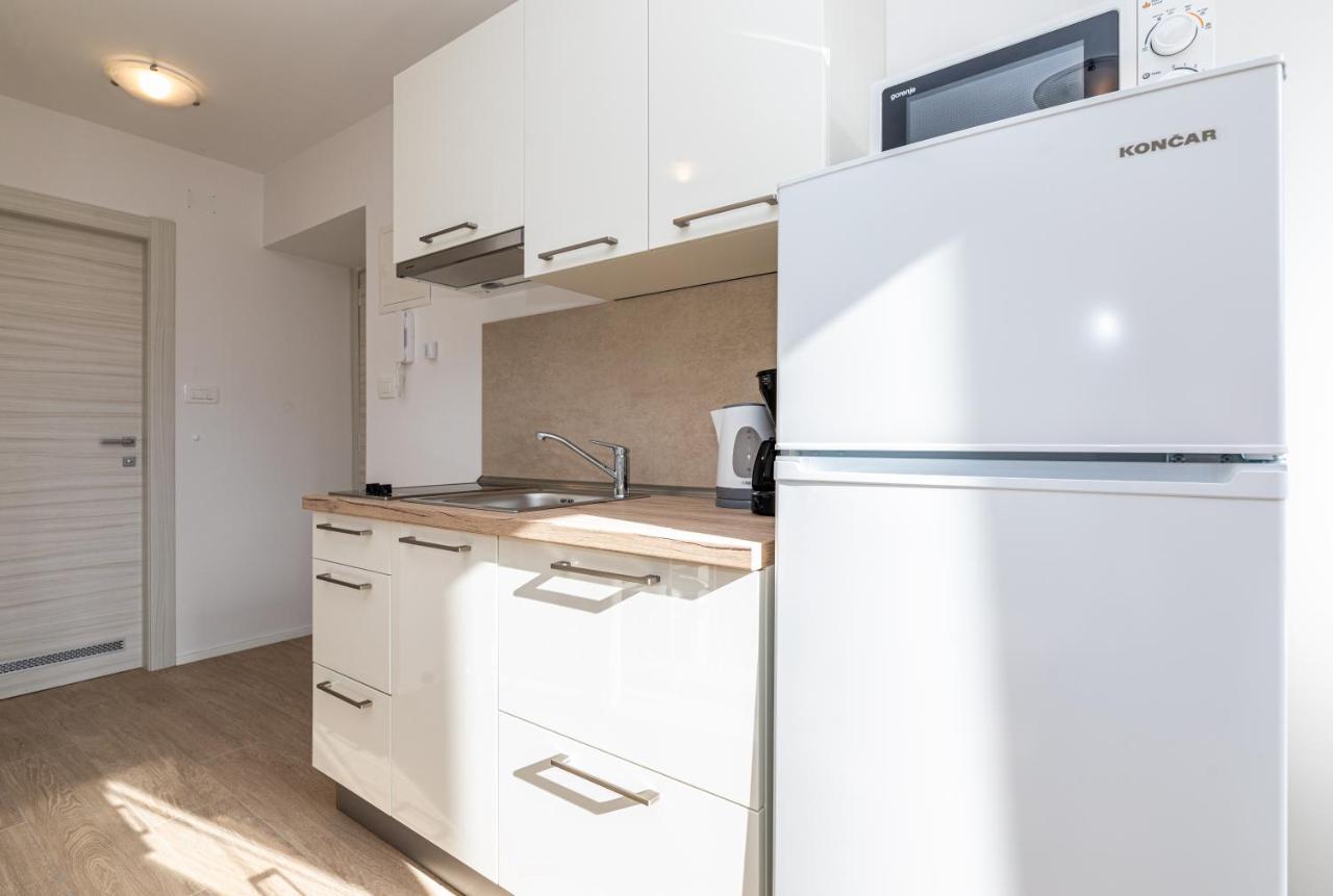 Apartments Crnekovic III Baška Eksteriør billede