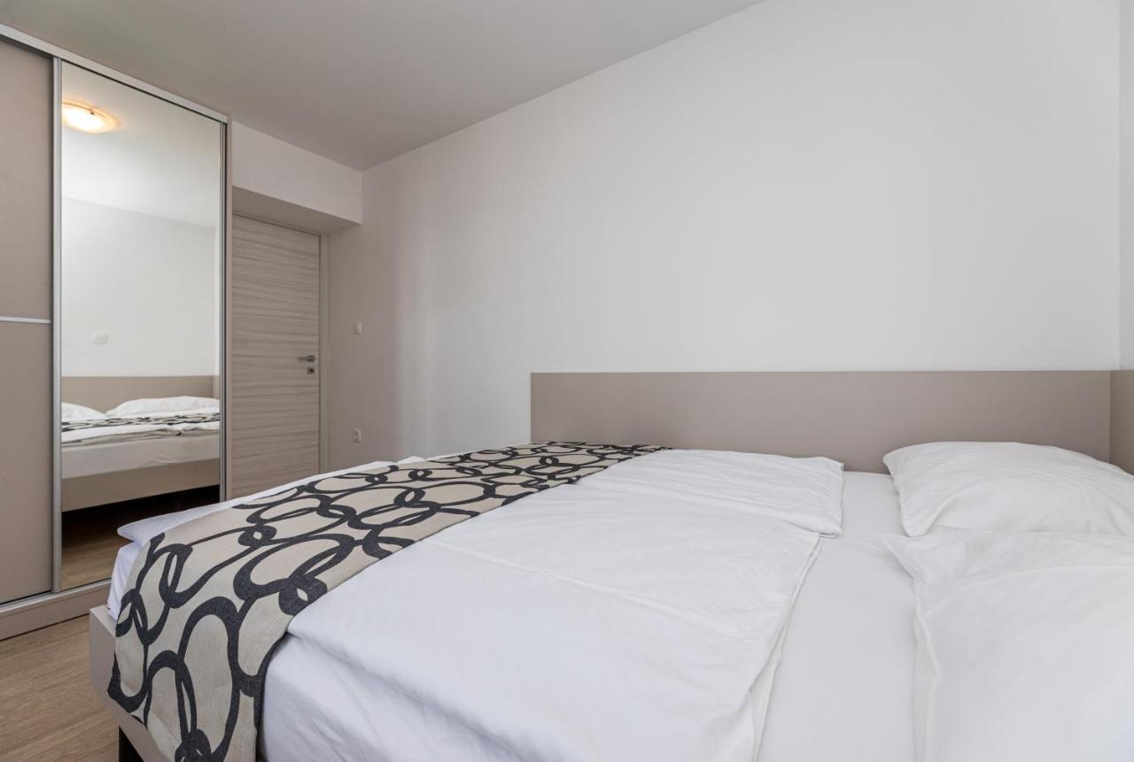 Apartments Crnekovic III Baška Eksteriør billede