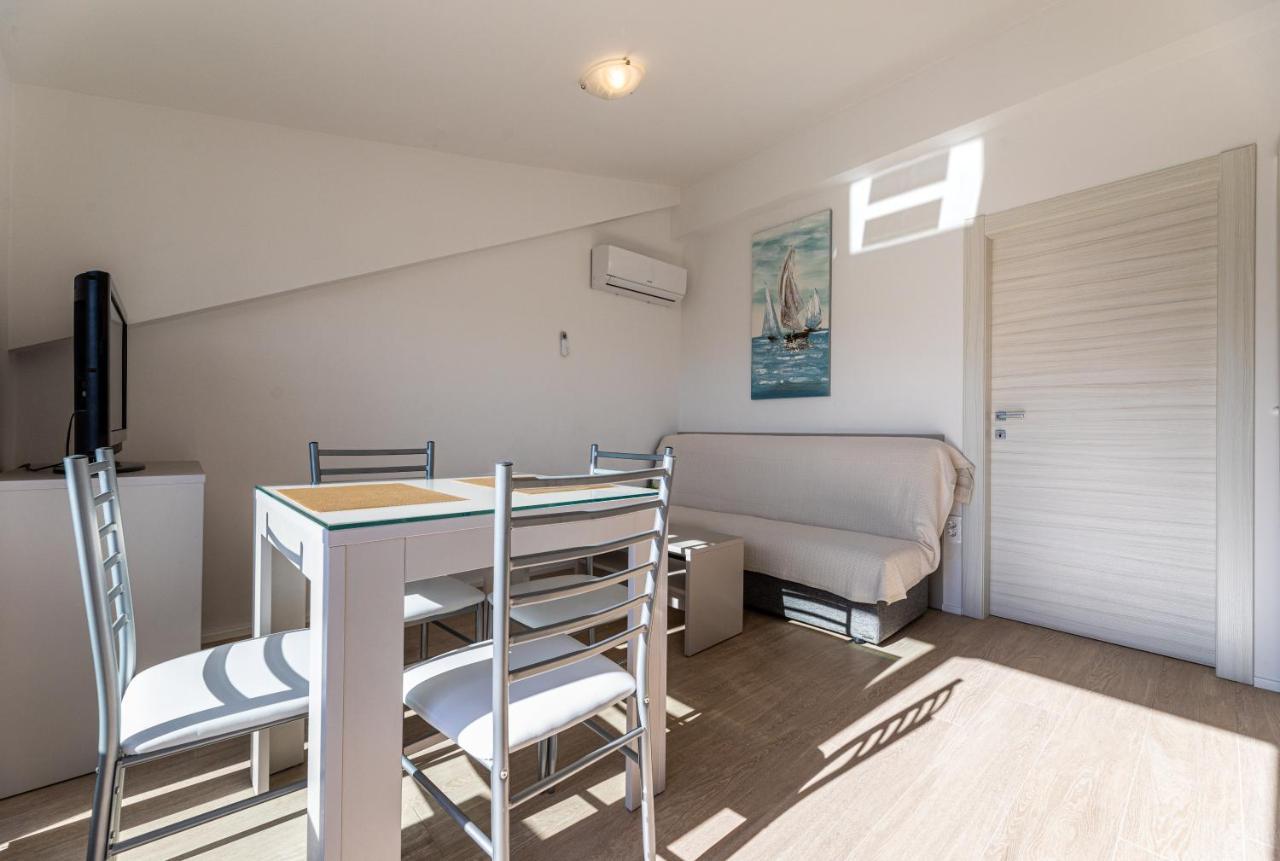 Apartments Crnekovic III Baška Eksteriør billede