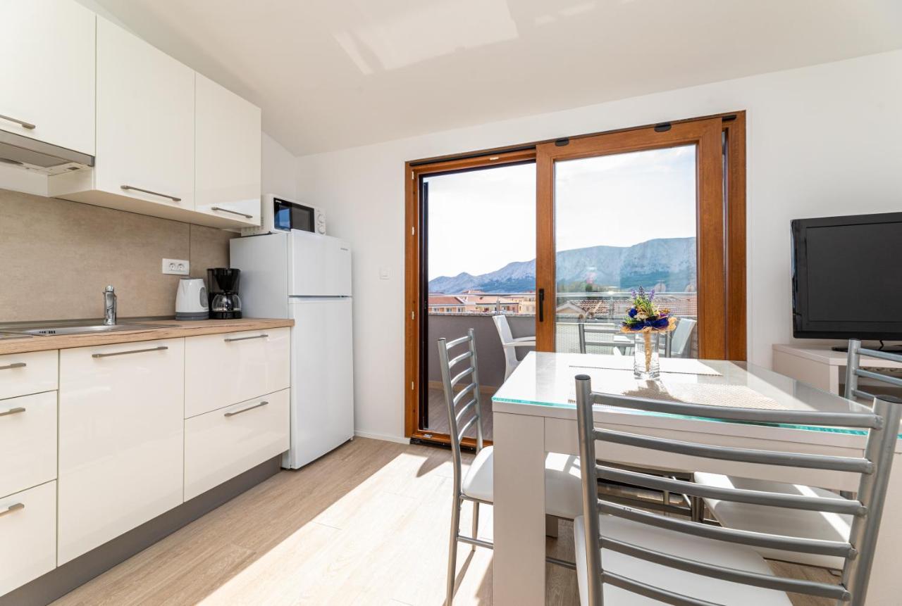 Apartments Crnekovic III Baška Eksteriør billede